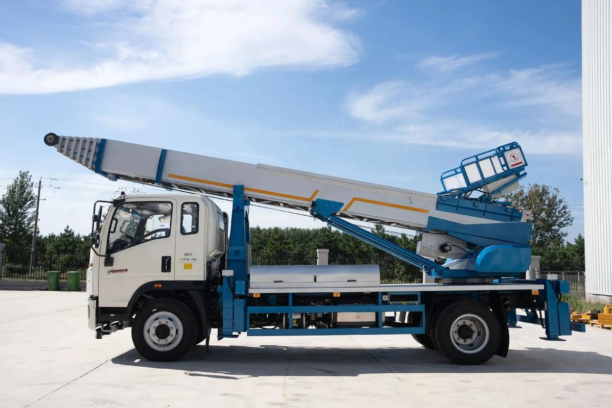 松滋云梯上料车租赁费用